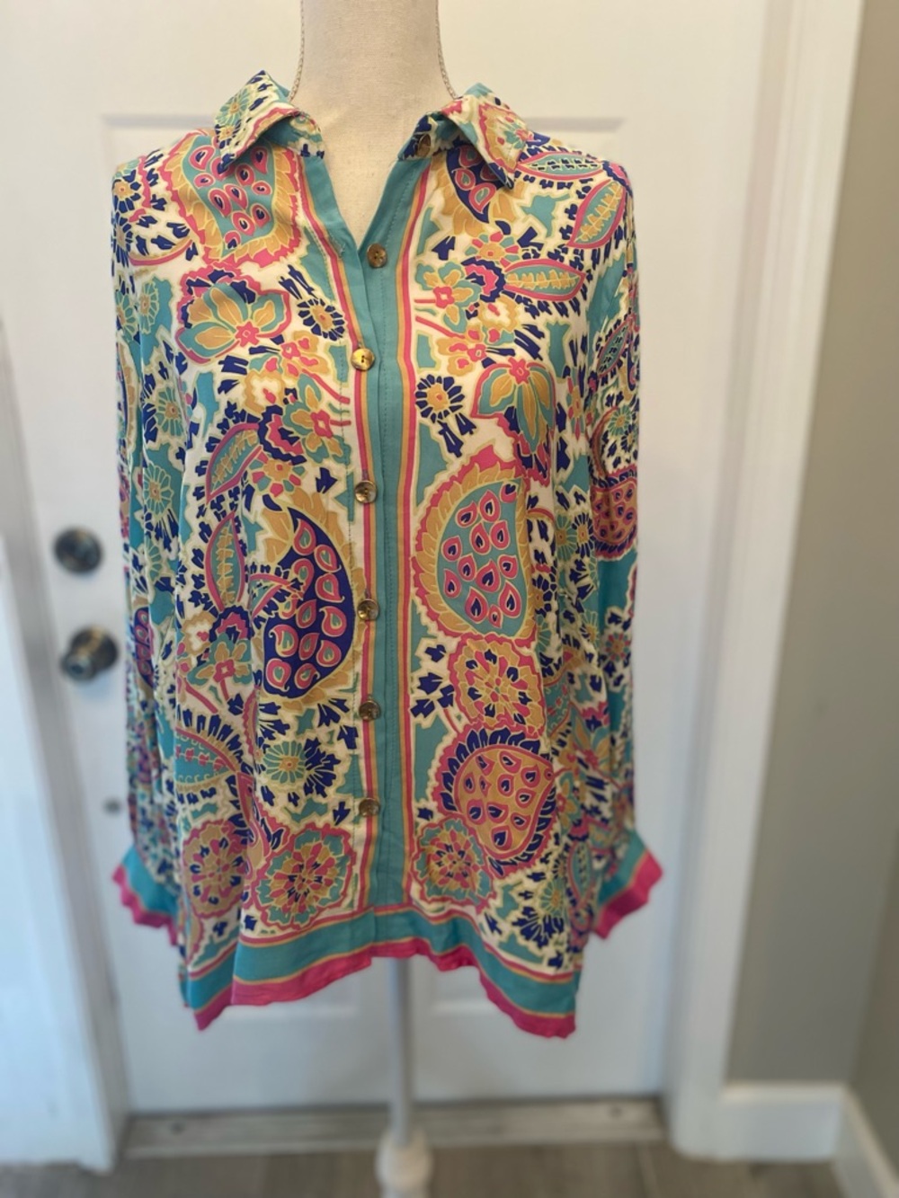 Haute Hippie button down blouse with abstract paisley floral print - Picture 2 of 9